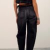 106 Jean Barrel Black