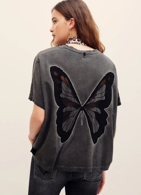 83 Remera Papillon